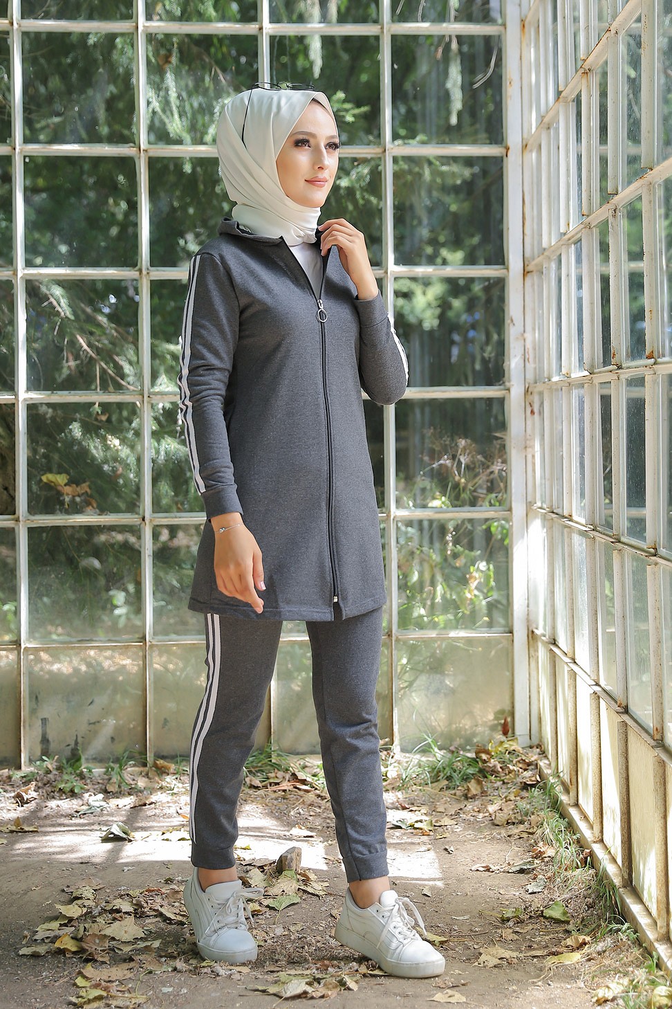 Survêtement pour femme (Tenue Sport Hijab) - Couleur anthracite - Prêt à  porter et accessoires sur